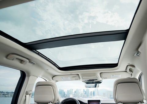 The open expanse of the panoramic available Vista Roof<sup>®</sup> brings the outside in | Performance Lincoln Bountiful in Bountiful UT