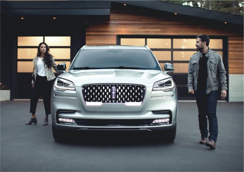 The sparkling grille of the 2023 Lincoln Aviator® Grand Touring model
